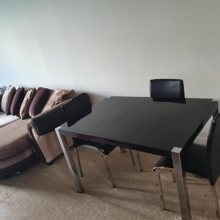 2-Bedroom Back Hilton Area Apartment - Ground Floor, Aberdeen City Center Экстерьер фото