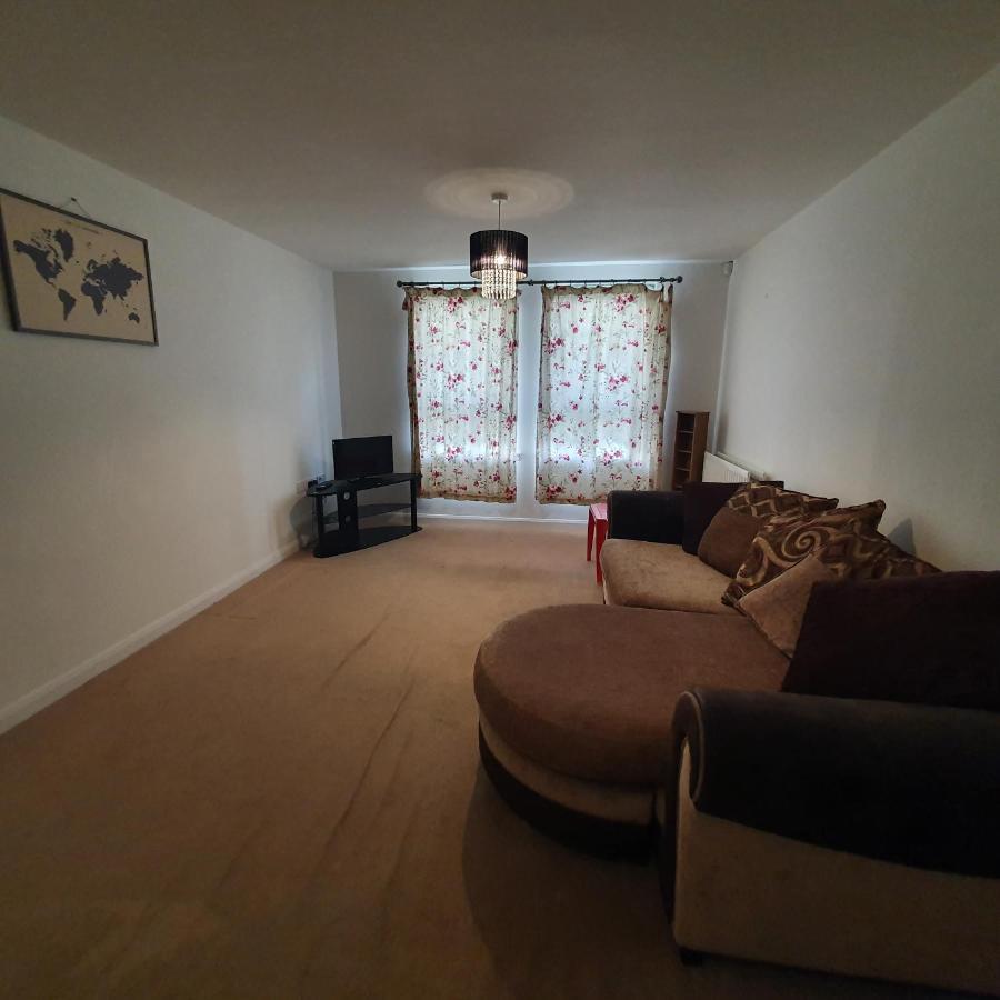 2-Bedroom Back Hilton Area Apartment - Ground Floor, Aberdeen City Center Экстерьер фото